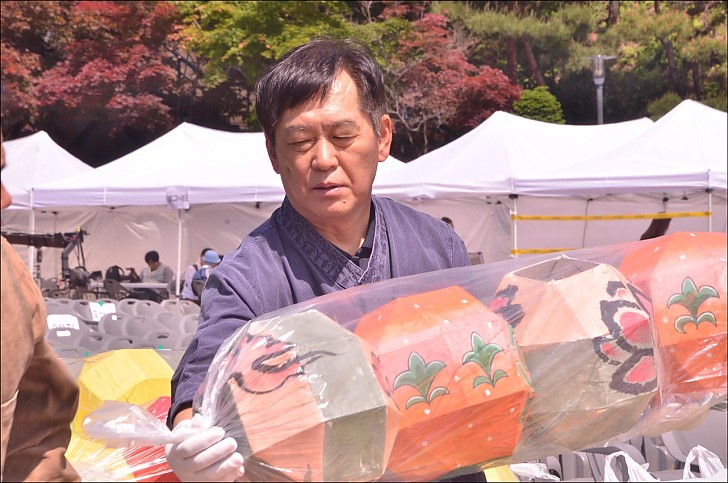 불기2560(2016)년 연등회 연등행렬 연등 동국대 운동장으로