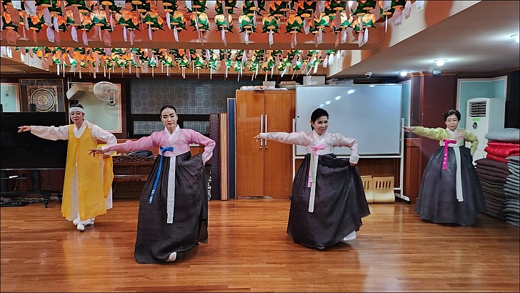 부처님오신날 연등점등식-춤반